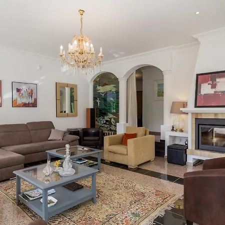 Penina 4 Bed Villa *