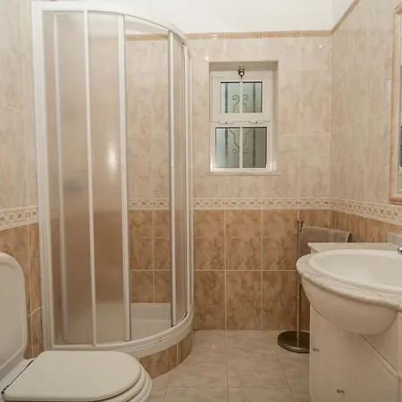 Penina 4 Bed Villa *